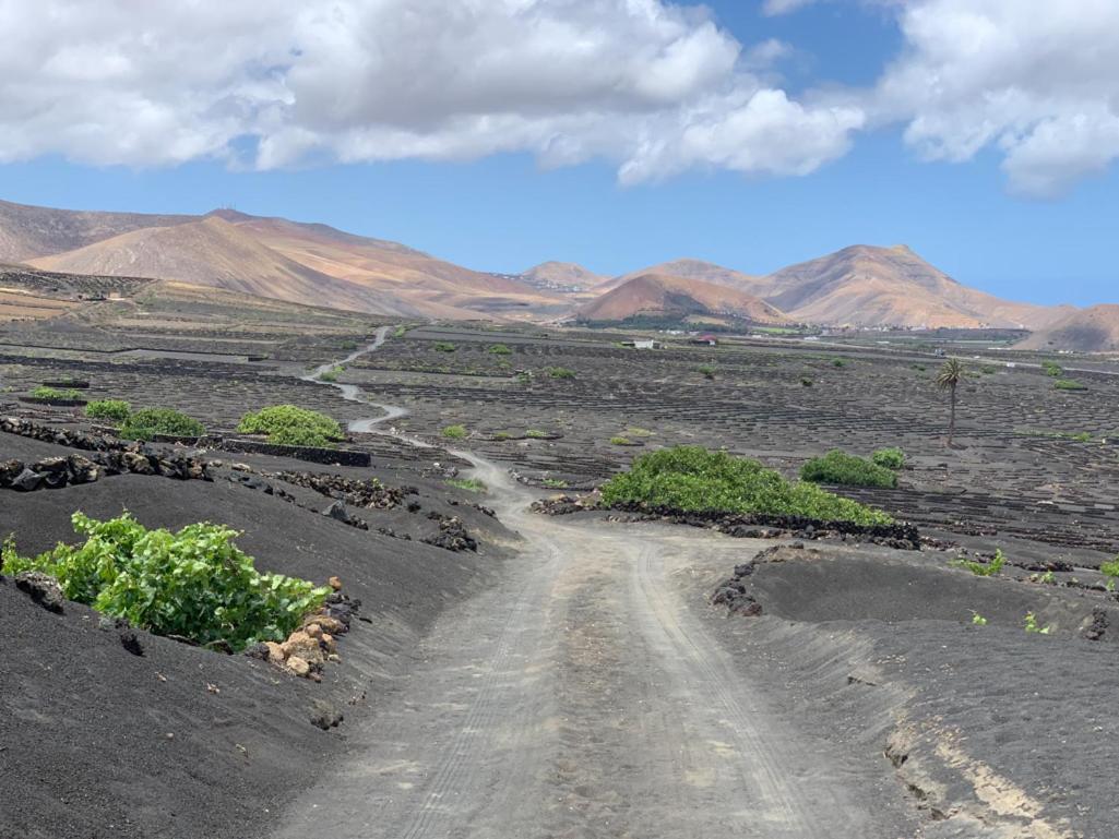 Private Apartment With Mountain And Sea Views, La Asomada, Lanzarote Tías Eksteriør bilde