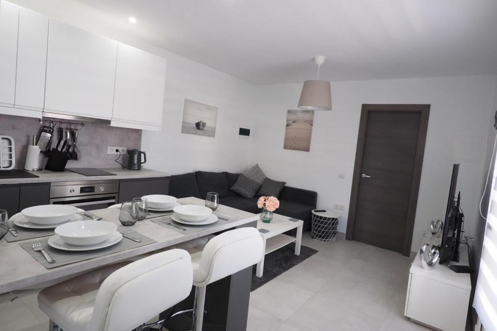 Private Apartment With Mountain And Sea Views, La Asomada, Lanzarote Tías Eksteriør bilde